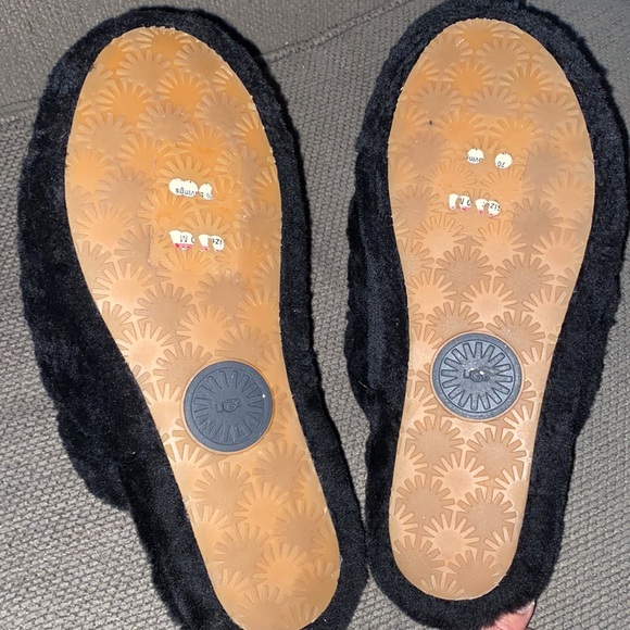 UGG - Picture 10 of 12